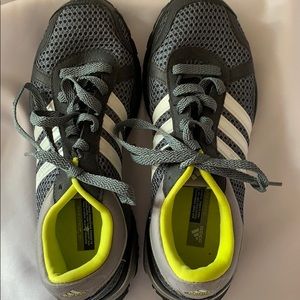 Size 6.5 Adidas shoes for boys